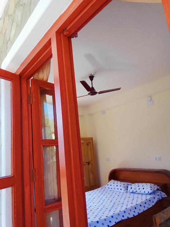 Dinesh House Bed & Breakfast Pokhara Exterior foto